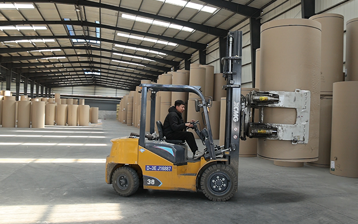 徐工新E叉车，为纸厂搬运难题 “精准破局”