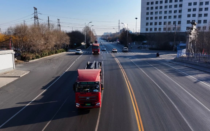 降碳增绿！徐工新能源重卡携手客户向绿而行