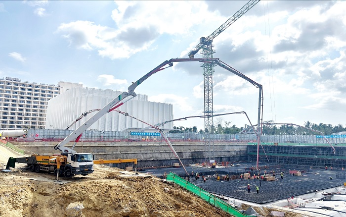 火力全开！万方混凝土浇筑海南新地标！