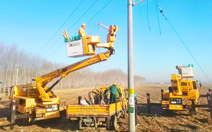 东北乡间带电作业“硬核”护航！徐工绝缘斗臂车批量显神威